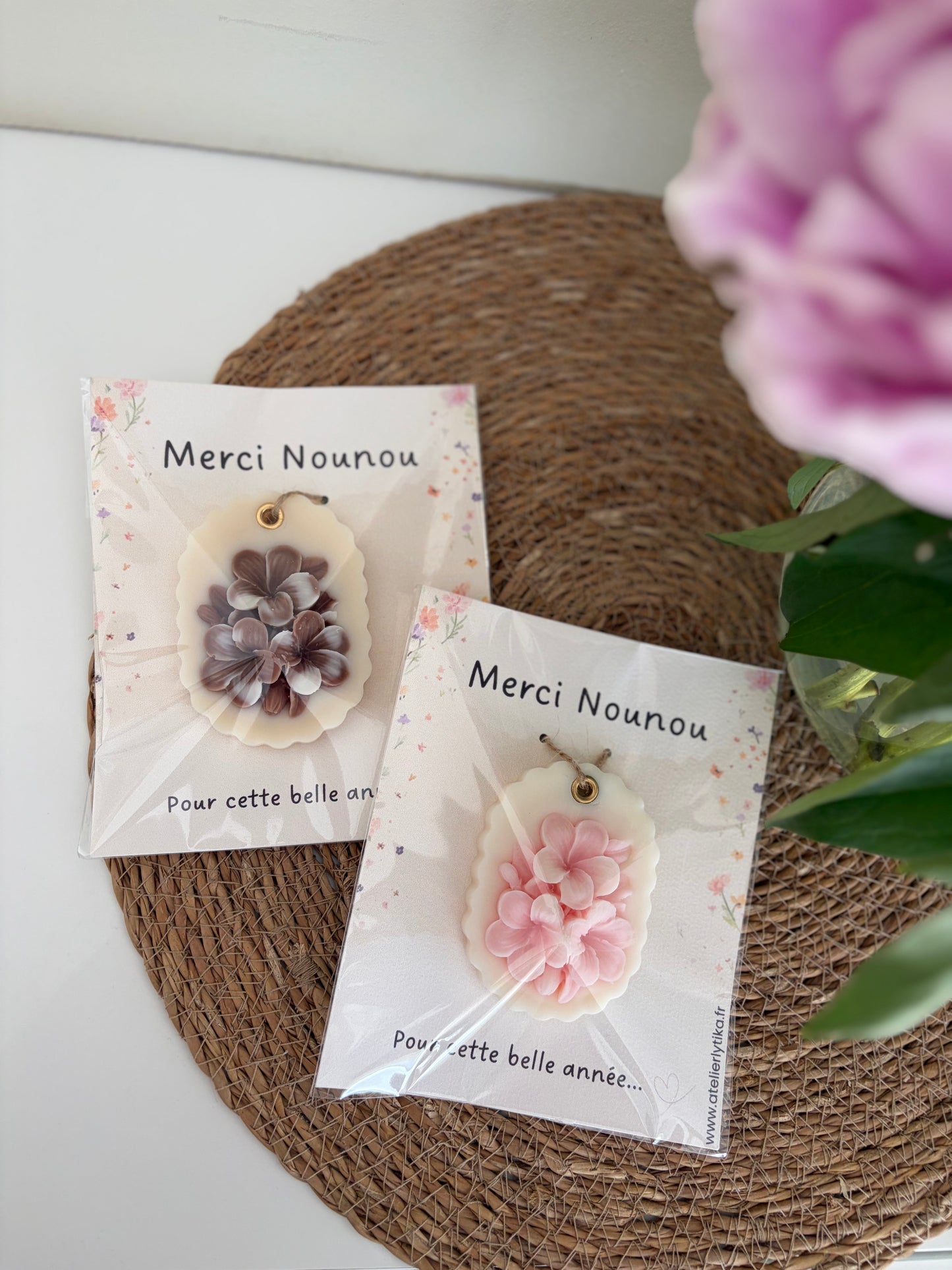Suspension parfumée fleurie – Merci