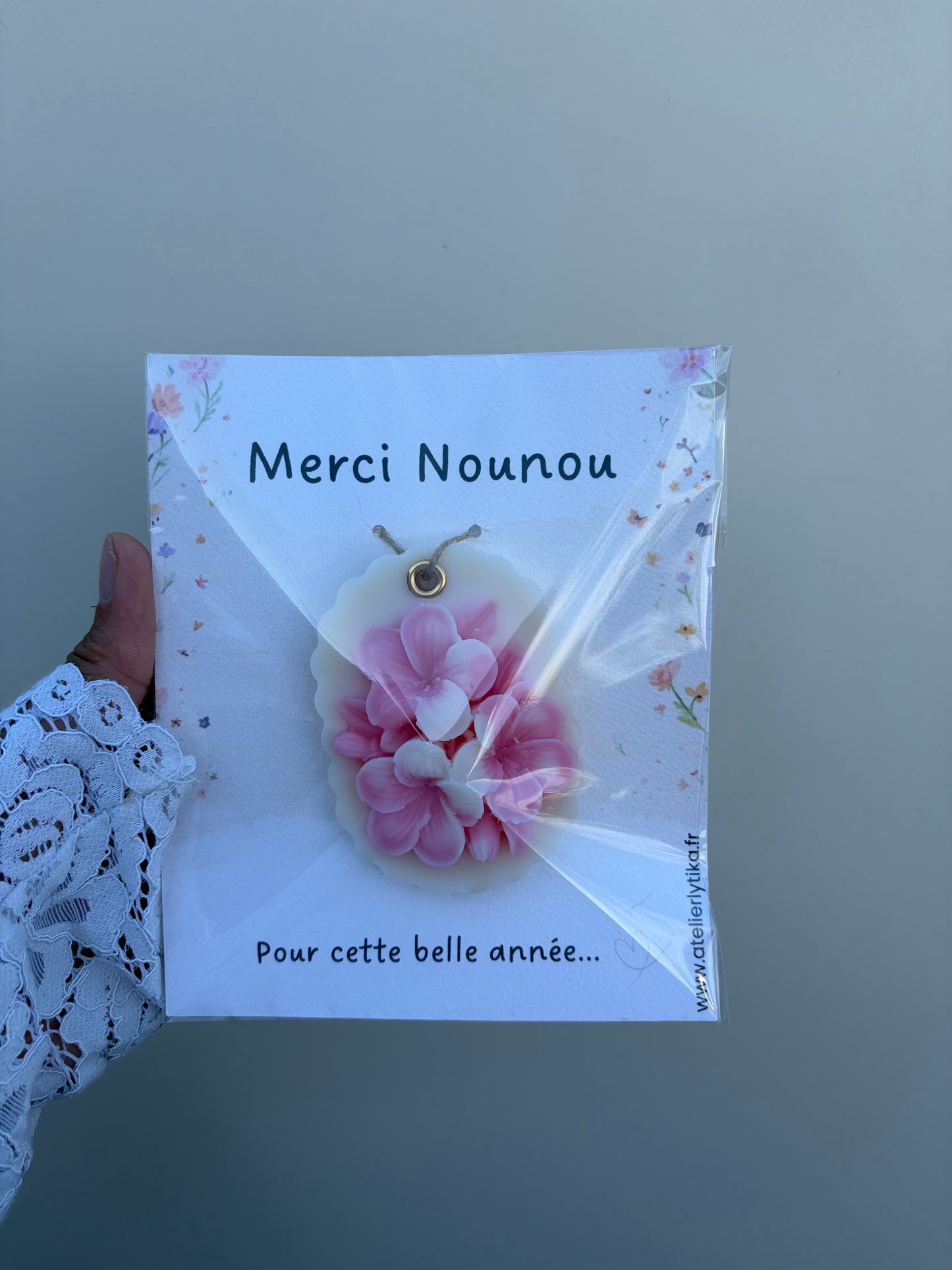 Suspension parfumée fleurie – Merci
