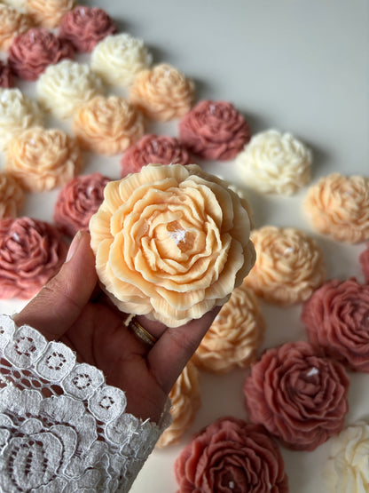 Bougie Pivoine Personnalisée – Cadeau Invité Élégant