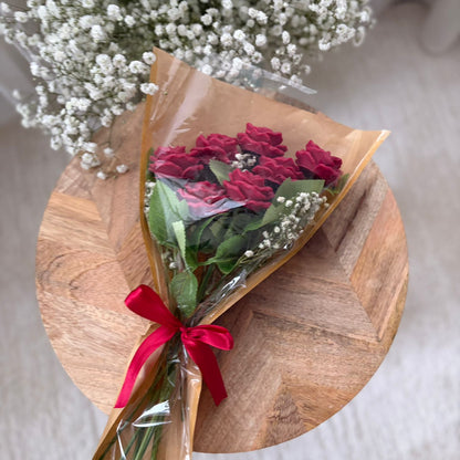 Bouquet parfumé – 7 roses & gypsophile