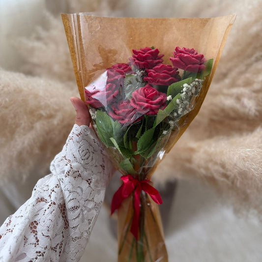 Bouquet parfumé – 7 roses & gypsophile